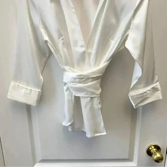 Suzy Shier Wrap Blouse White Satin V Neck 3/4 Sleeve Tie Waist Sash Belt XS - Picture 12 of 16